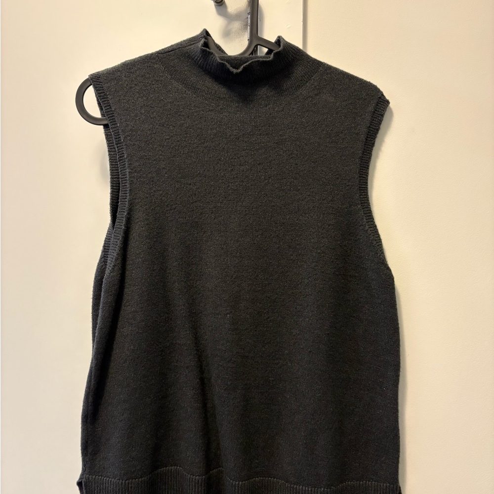 Max Studio Black Sleeveless Mock Neck Knit Shell